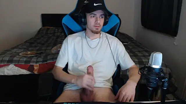 Snapshot of AlbanerYaro45 chatting on 02-12-25, 12:16 AlbanerYaro45 online show from 02-12-25, 12:16