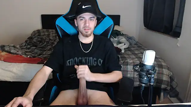 Snapshot of AlbanerYaro45 chatting on 02-19-25, 10:09 AlbanerYaro45 online show from 02-19-25, 10:09