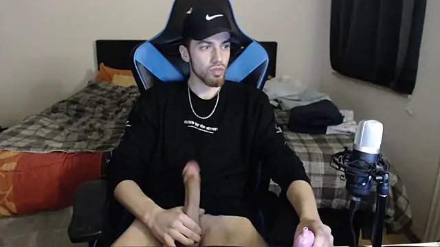 Snapshot of AlbanerYaro45 chatting on 03-01-25, 06:32 AlbanerYaro45 online show from 03-01-25, 06:32