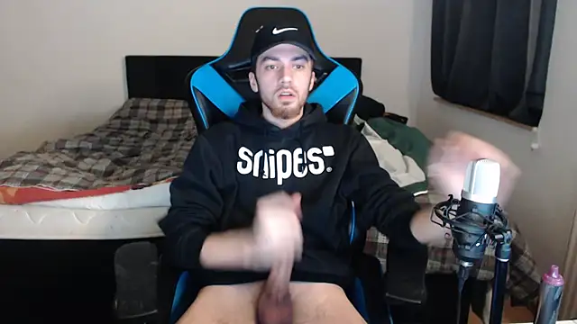 Snapshot of AlbanerYaro45 chatting on 03-05-25, 09:04 AlbanerYaro45 online show from 03-05-25, 09:04