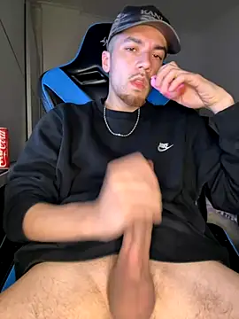 Snapshot of AlbanerYaro45 chatting on 09-23-25, 07:06 AlbanerYaro45 online show from 09-23-25, 07:06