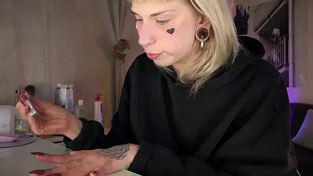 Snapshot of Mannarie_Madsinn chatting on 02-16-25, 11:48 Mannarie Madsinn online show from 02-16-25, 11:48