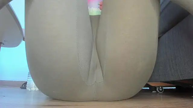 Snapshot of Squirtlady38 chatting on 07-04-26, 08:20 Squirtlady38 online show from 07-04-26, 08:20