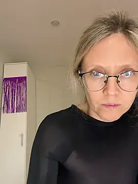 angelmommu online show from 02-22-26, 07:45