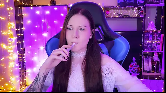 Snapshot of jasminevine chatting on 12-15-24, 02:52 jasminevine online show from 12-15-24, 02:52