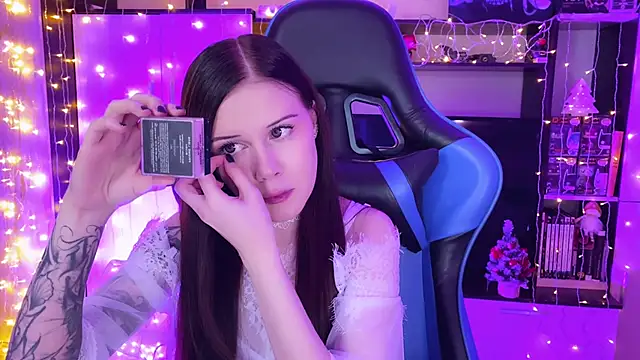 Snapshot of jasminevine chatting on 12-18-24, 05:00 jasminevine online show from 12-18-24, 05:00