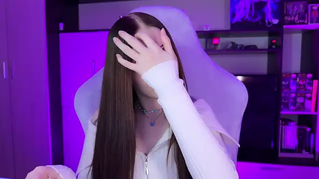 Snapshot of jasminevine chatting on 03-16-25, 01:38 jasminevine online show from 03-16-25, 01:38