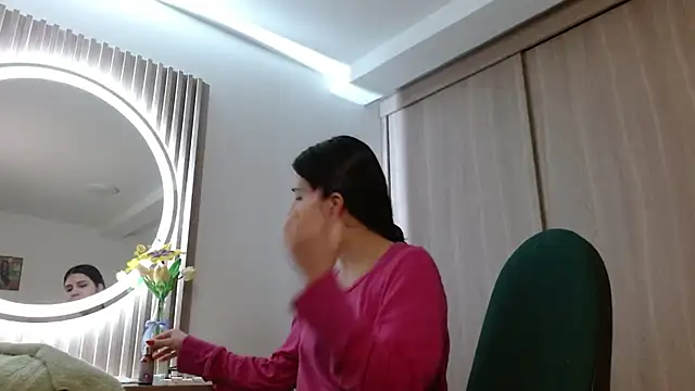 mia  lopez  online show from 12-02-25, 04:18