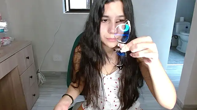 Snapshot of mia__lopez_ chatting on 07-15-26, 10:26 mia lopez online show from 07-15-26, 10:26