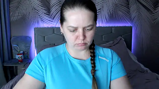 uliastar online show from 03-18-25, 09:52