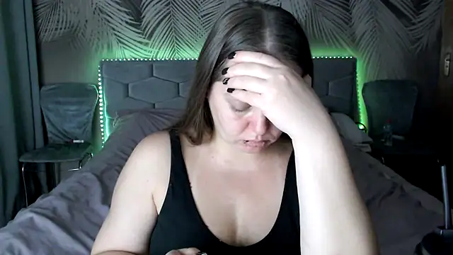 uliastar online show from 10-22-25, 07:41