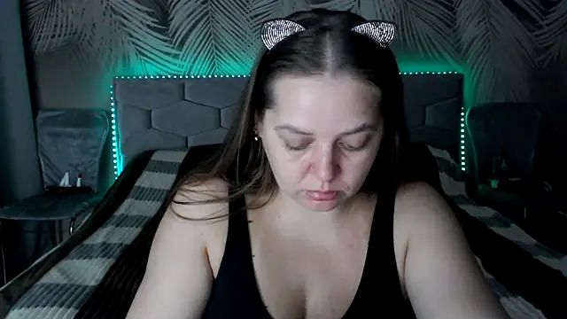 uliastar online show from 10-30-25, 07:21