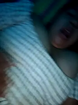 Snapshot of FerLu8 chatting on 04-09-26, 04:12 FerLu8 online show from 04-09-26, 04:12