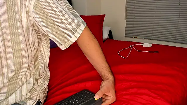 Snapshot of alexman_fuck chatting on 04-28-26, 02:27 alexman fuck online show from 04-28-26, 02:27