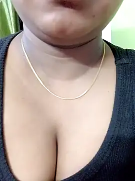 Snapshot of Lakhsmii chatting on 02-04-25, 12:40 Lakhsmii online show from 02-04-25, 12:40