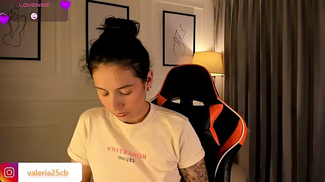 valeriia25  online show from 03-03-25, 10:52