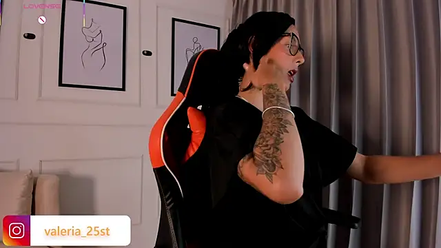 valeriia25  online show from 11-28-25, 10:23