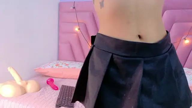 Snapshot of kinkylittlegirll chatting on 01-18-26, 12:53 kinkylittlegirll online show from 01-18-26, 12:53