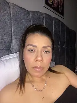 martina contreras online show from 11-20-25, 05:07