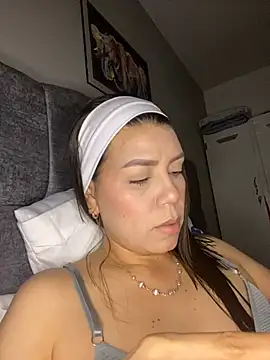 martina contreras online show from 04-07-26, 04:02