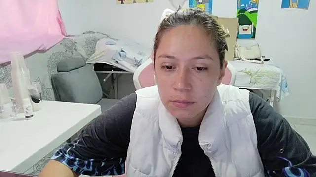 MommyMiaWs online show from 05-06-26, 02:55