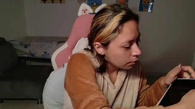MommyMiaWs online show from 05-26-26, 01:18