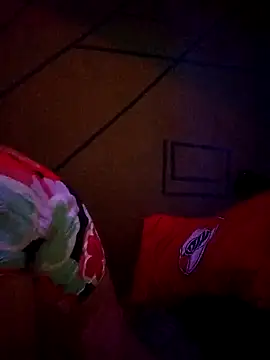 Snapshot of estefyzapata chatting on 10-06-25, 11:57 estefyzapata online show from 10-06-25, 11:57