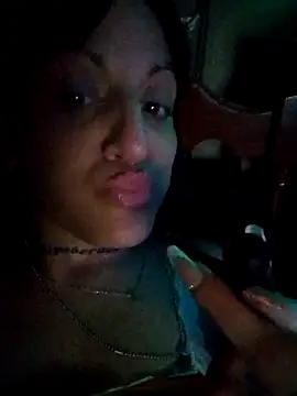 Snapshot of estefyzapata chatting on 01-06-26, 03:10 estefyzapata online show from 01-06-26, 03:10