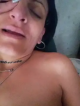 Snapshot of estefyzapata chatting on 01-13-26, 06:02 estefyzapata online show from 01-13-26, 06:02