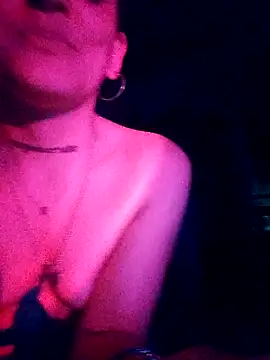 Snapshot of estefyzapata chatting on 02-10-26, 03:43 estefyzapata online show from 02-10-26, 03:43