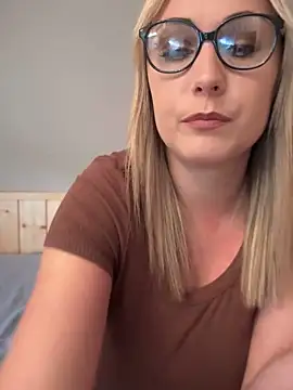 Snapshot of Leanymphoo chatting on 10-07-25, 08:55 Leanymphoo online show from 10-07-25, 08:55