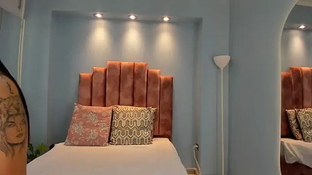 kylie reyes online show from 11-15-25, 08:16