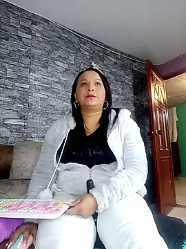 Snapshot of Danna_Paolaa_ chatting on 01-24-25, 04:27 Danna Paolaa online show from 01-24-25, 04:27