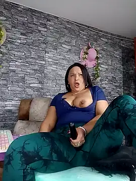 Snapshot of Danna_Paolaa_ chatting on 02-05-25, 06:46 Danna Paolaa online show from 02-05-25, 06:46