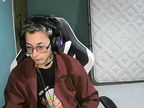 Snapshot of Jughead_16 chatting on 09-29-25, 08:35 Jughead 16 online show from 09-29-25, 08:35