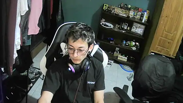 Snapshot of Jughead_16 chatting on 10-18-25, 03:09 Jughead 16 online show from 10-18-25, 03:09