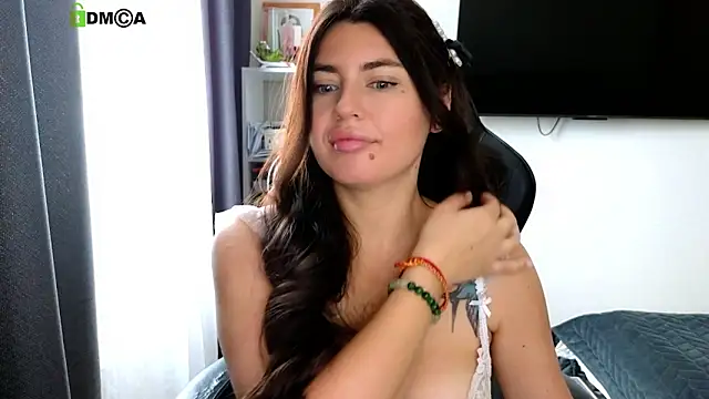 Snapshot of gracedorce chatting on 06-11-26, 03:26 gracedorce online show from 06-11-26, 03:26