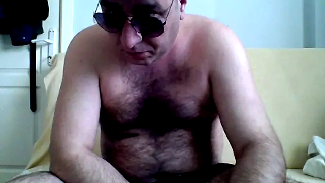 Snapshot of fraud705 chatting on 03-12-26, 12:22 fraud705 online show from 03-12-26, 12:22