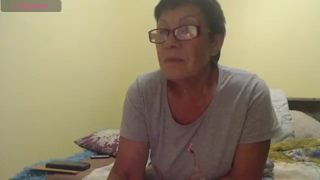 Snapshot of Sandra_Carina chatting on 06-18-26, 12:33 Sandra Carina online show from 06-18-26, 12:33
