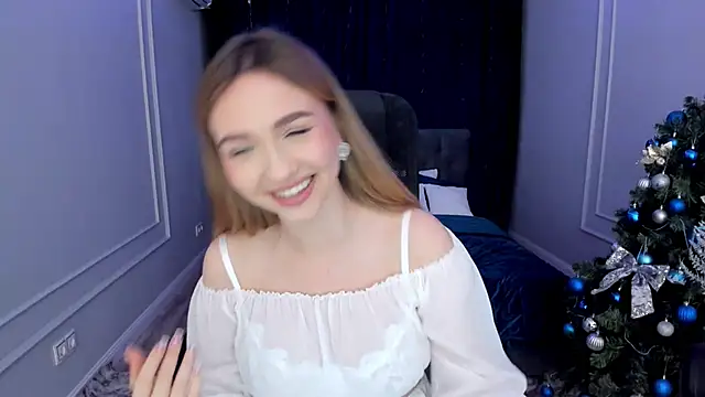 Snapshot of GracefulLook chatting on 12-30-24, 03:35 GracefulLook online show from 12-30-24, 03:35