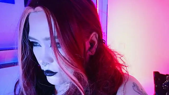 Snapshot of wickedxqueen chatting on 06-21-26, 09:17 wickedxqueen online show from 06-21-26, 09:17