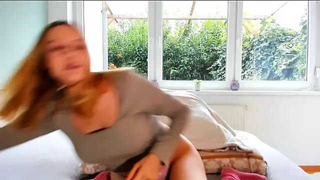 LaurenSommer online show from 11-20-25, 08:25