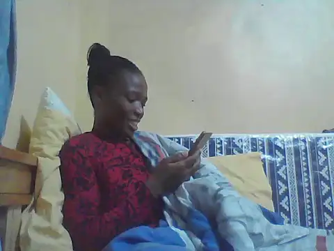 Snapshot of Smillie_prety chatting on 04-24-26, 03:53 Smillie prety online show from 04-24-26, 03:53
