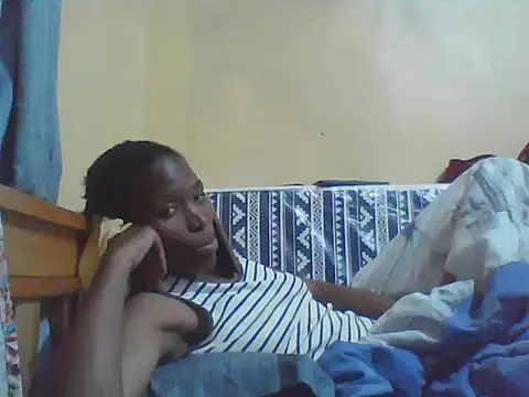 Snapshot of Smillie_prety chatting on 05-15-26, 03:19 Smillie prety online show from 05-15-26, 03:19