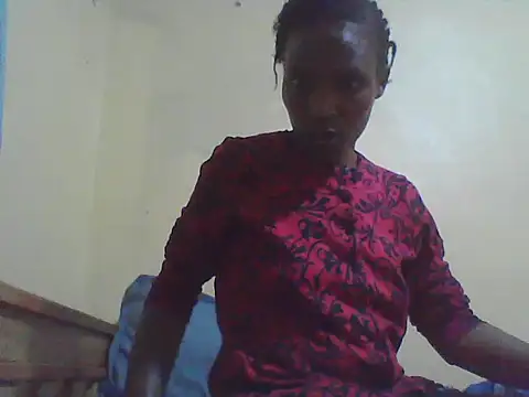 Snapshot of Smillie_prety chatting on 05-17-26, 04:36 Smillie prety online show from 05-17-26, 04:36