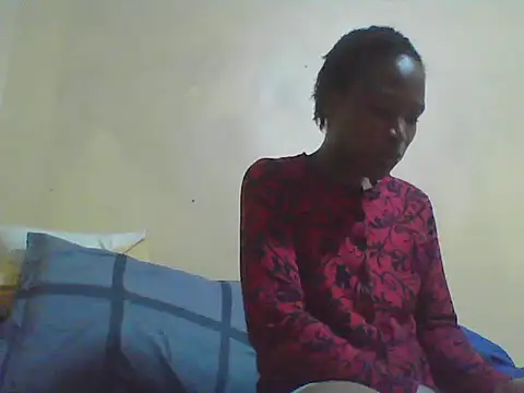 Snapshot of Smillie_prety chatting on 05-18-26, 05:41 Smillie prety online show from 05-18-26, 05:41