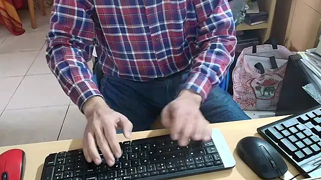 Snapshot of angelgarcia269 chatting on 07-15-26, 11:59 angelgarcia269 online show from 07-15-26, 11:59