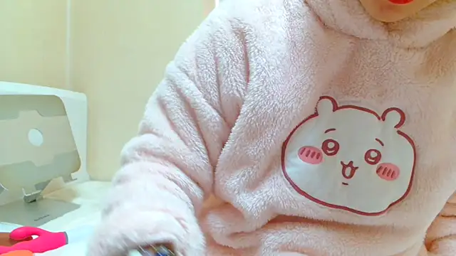 Snapshot of liliyRiSAcha-n chatting on 02-14-25, 04:47 liliyRiSAcha-n online show from 02-14-25, 04:47