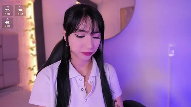 Snapshot of emma_woods_ chatting on 12-19-24, 12:23 emma woods online show from 12-19-24, 12:23