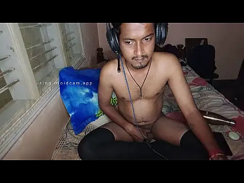 Snapshot of Sexypavi09 chatting on 10-15-25, 07:25 Sexypavi09 online show from 10-15-25, 07:25